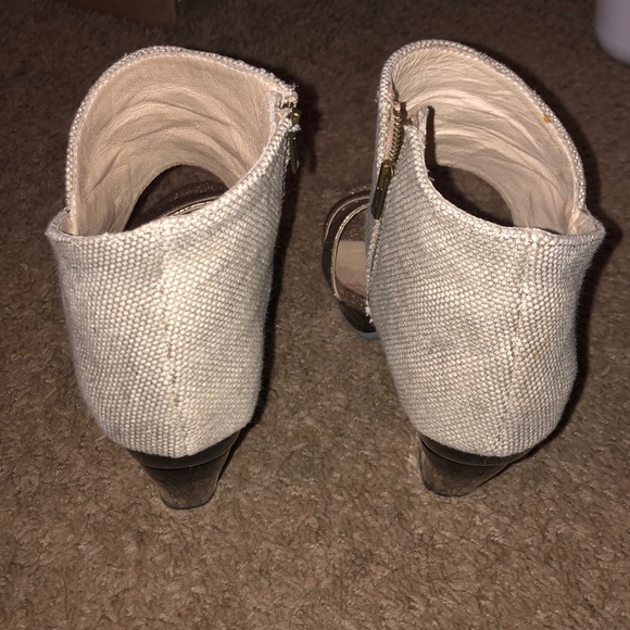 Faryl Robin Drea Metallic Ankle Heel - Picture 5 of 7